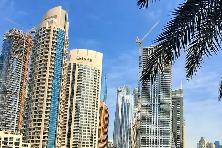 Dubai, studentessa calabrese bloccata con il fidanzato.\u00A0L’appello della madre alle Istituzioni: «Aiutateci a farli rientrare in Italia»\n