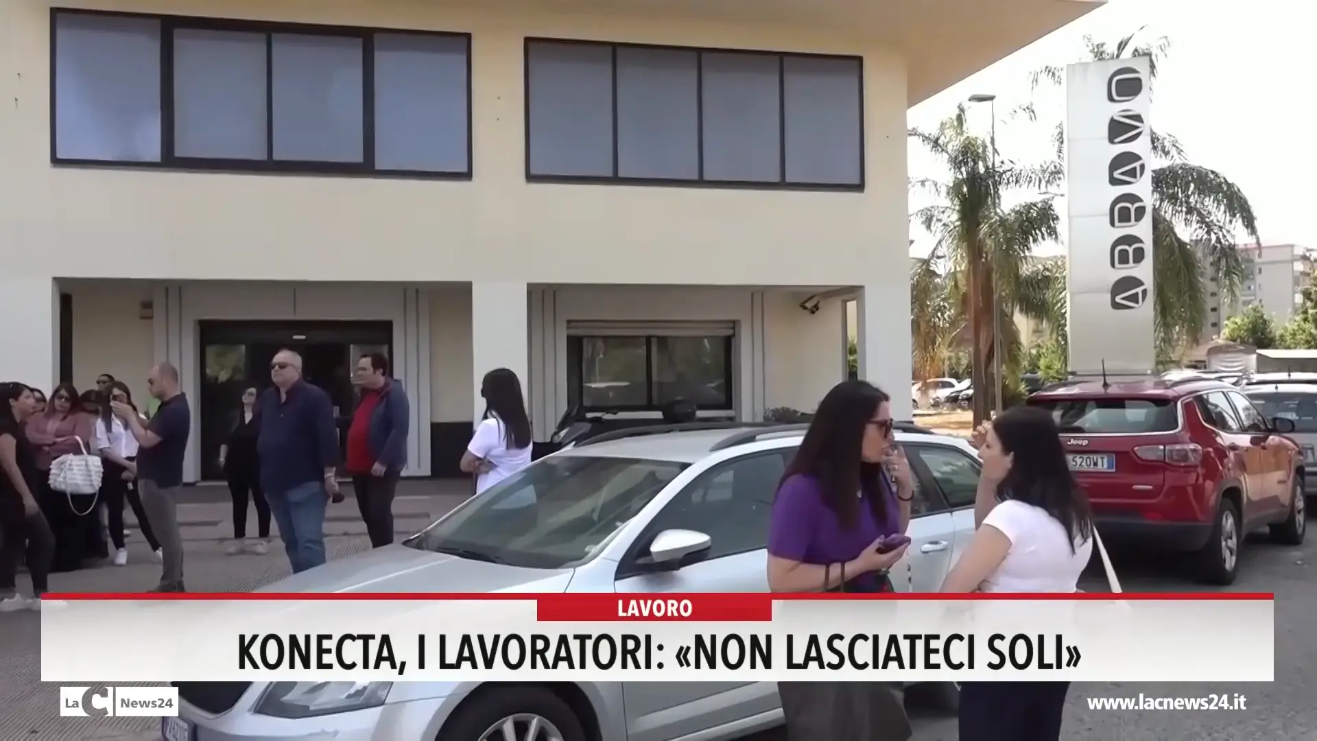 Konecta, i lavoratori: «Non lasciateci soli»