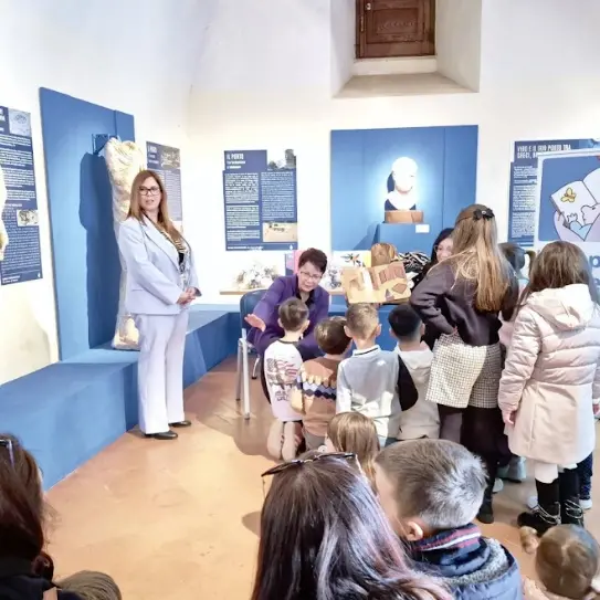 Il castello delle storie fiorite: a Vibo laboratori e letture ad alta voce entusiasmano i bambini\n