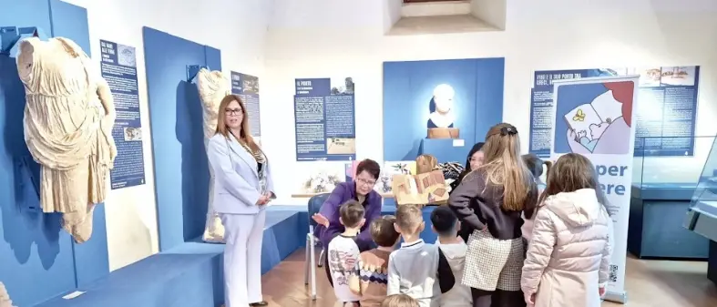 Il castello delle storie fiorite: a Vibo laboratori e letture ad alta voce entusiasmano i bambini\n