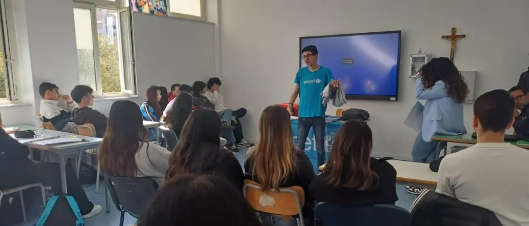 Sii la scintilla per il cambiamento, a Nicotera i giovani incontrano i valori del volontariato grazie al confronto con Unicef\n