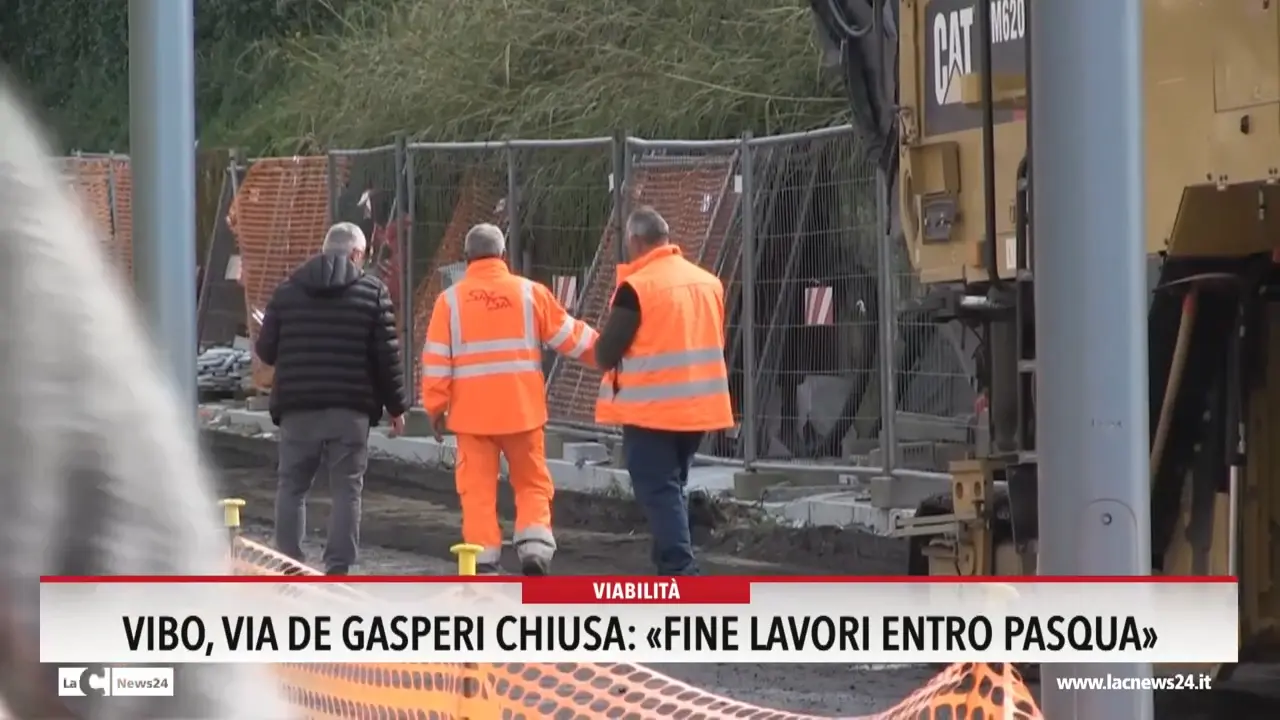 Vibo, via De Gasperi chiusa: «Fine lavori entro Pasqua»