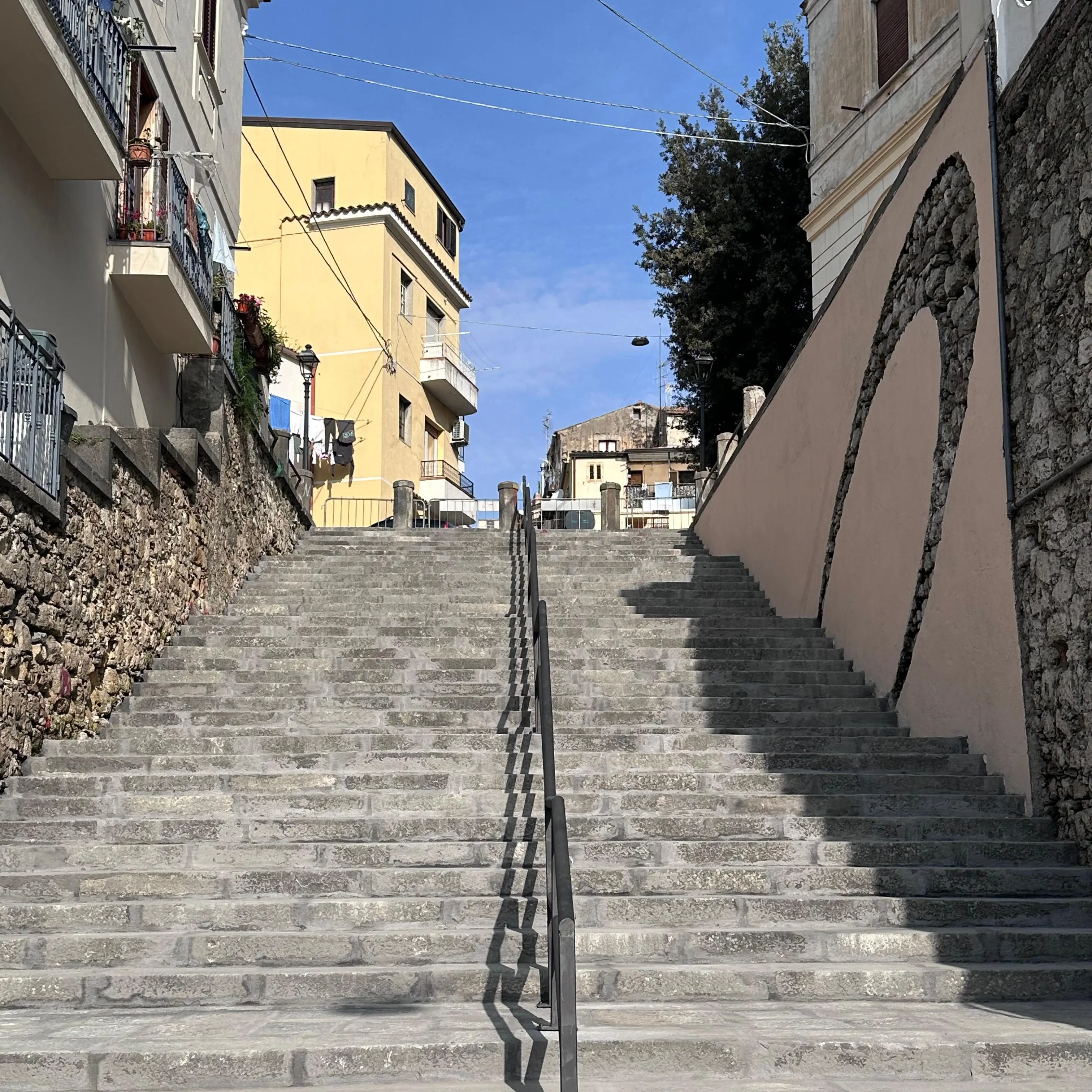 \nCatanzaro, riapre la scala della Vallotta,\u00A0luogo iconico del centro storico\n\u00A0\n