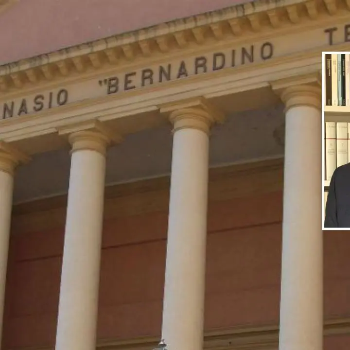 <p>Studenti in fuga dal liceo classico, parla un prof di Cosenza: «Latino insegnato come un vecchio arnese, rischiamo l’estinzione»</p>