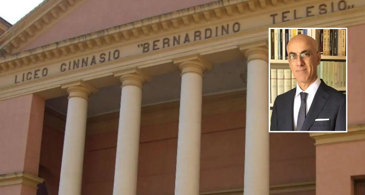 <p>Studenti in fuga dal liceo classico, parla un prof di Cosenza: «Latino insegnato come un vecchio arnese, rischiamo l’estinzione»</p>
