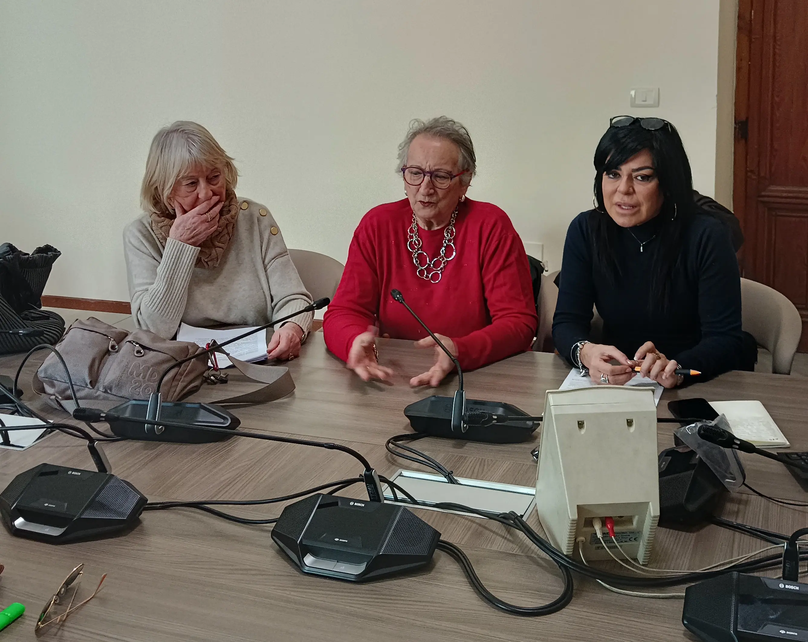 “Un Arazzo per la pace” a Piazza Italia il 28 marzo, audizione dell’Udi in VIII Commissione\n