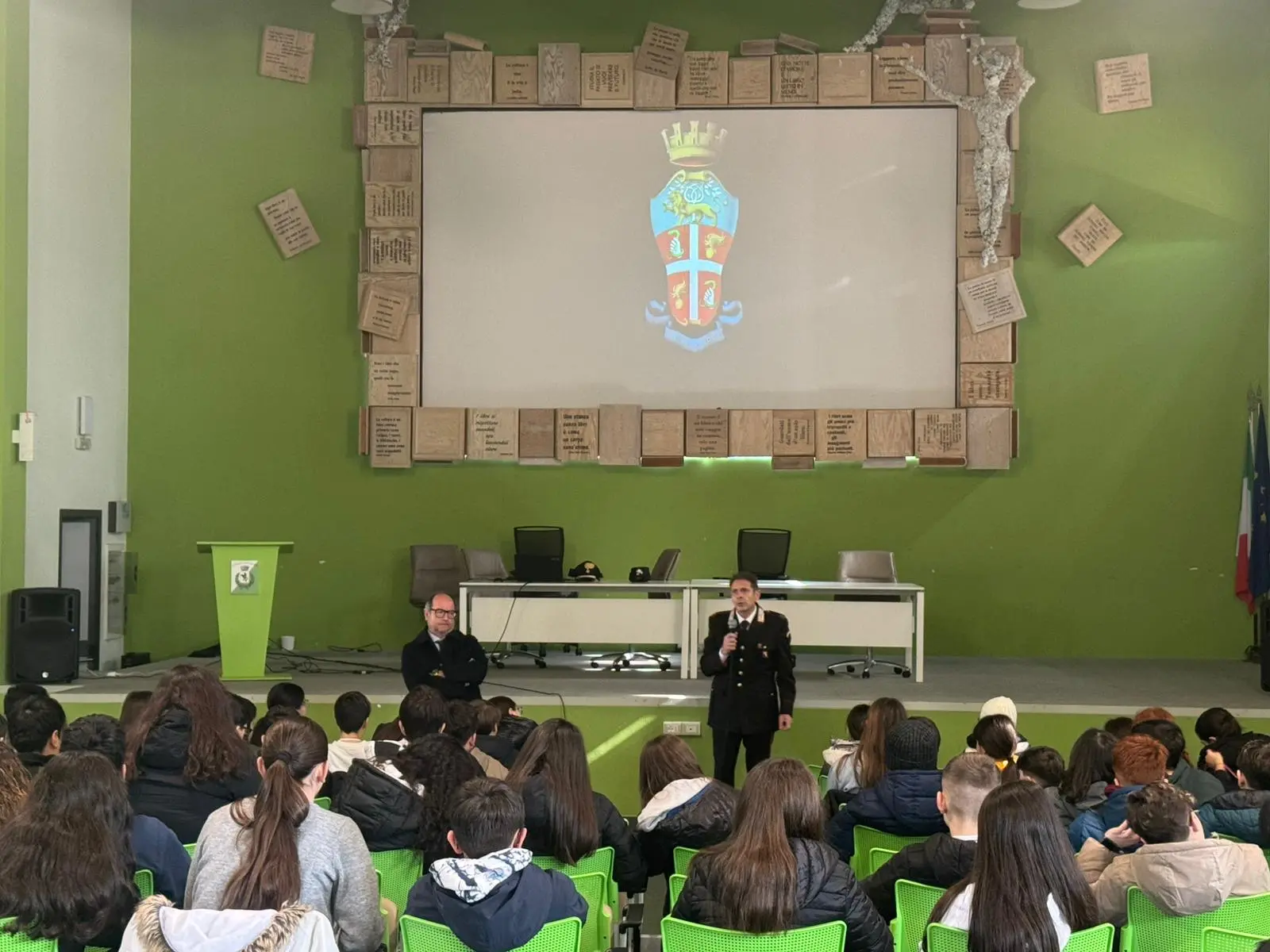 Campo Calabro, i Carabinieri incontrano gli studenti:\u00A0a scuola di legalità tra scelte consapevoli e uso responsabile dei social\n