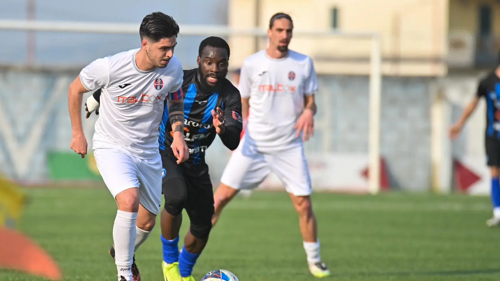 Coppa Italia Dilettanti, pari e patta tra Db Rossoblù Luzzi e Bisceglie: l’andata dei quarti finisce 0-0\n