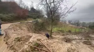 Case distrutte dalla piena del torrente Jassa: le famiglie sfollate convocano una conferenza stampa\n