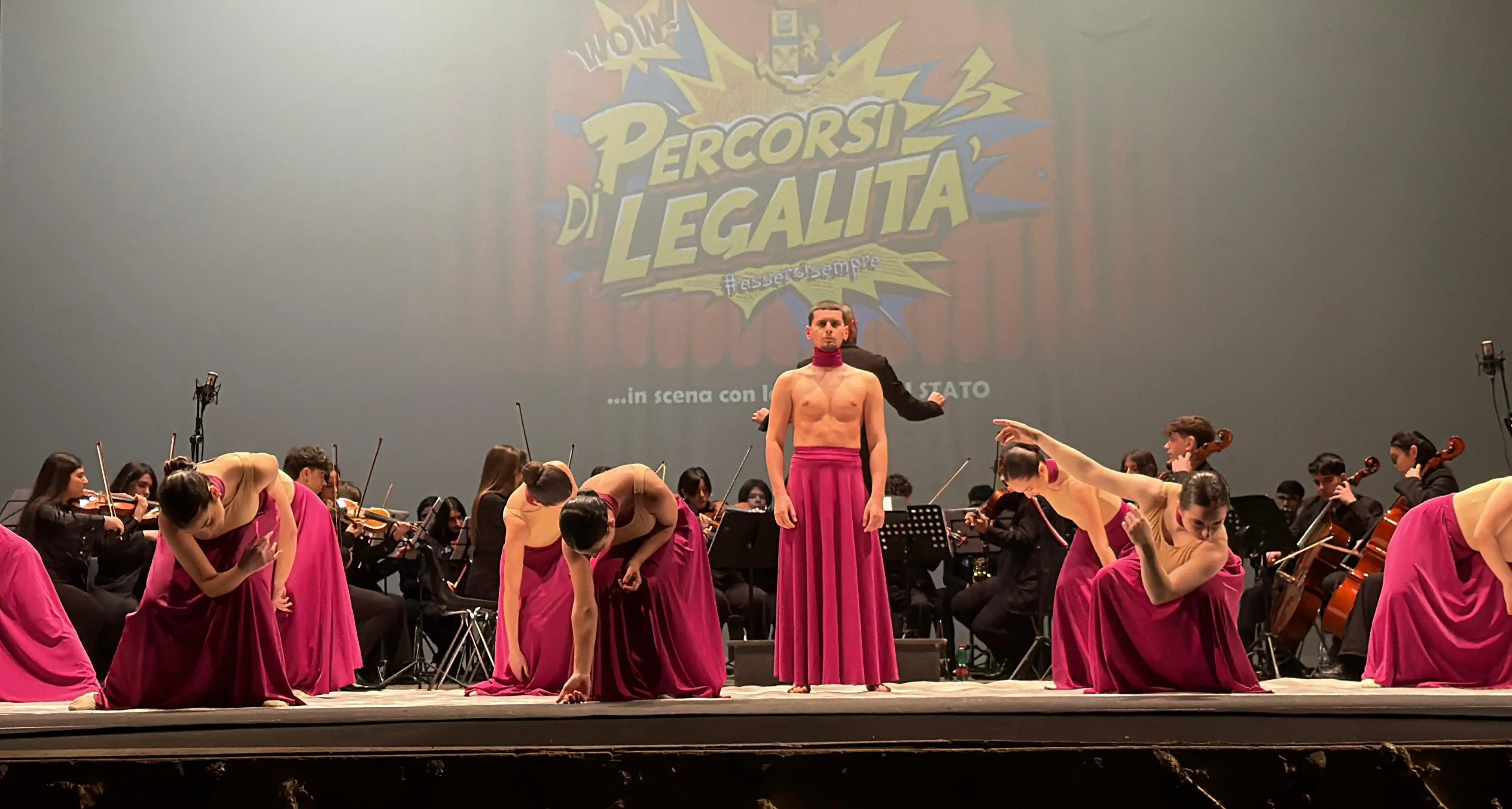 I “Percorsi di Legalità” della Questura di Cosenza: il Rendano si accende per i giovani | FOTO-VIDEO\n