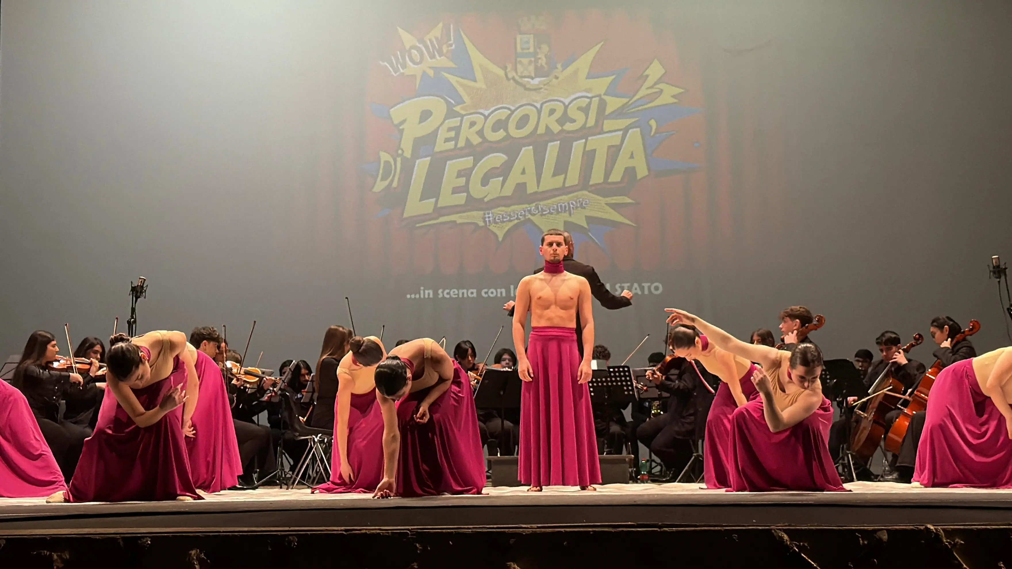 I “Percorsi di Legalità” della Questura di Cosenza: il Rendano si accende per i giovani | FOTO-VIDEO\n