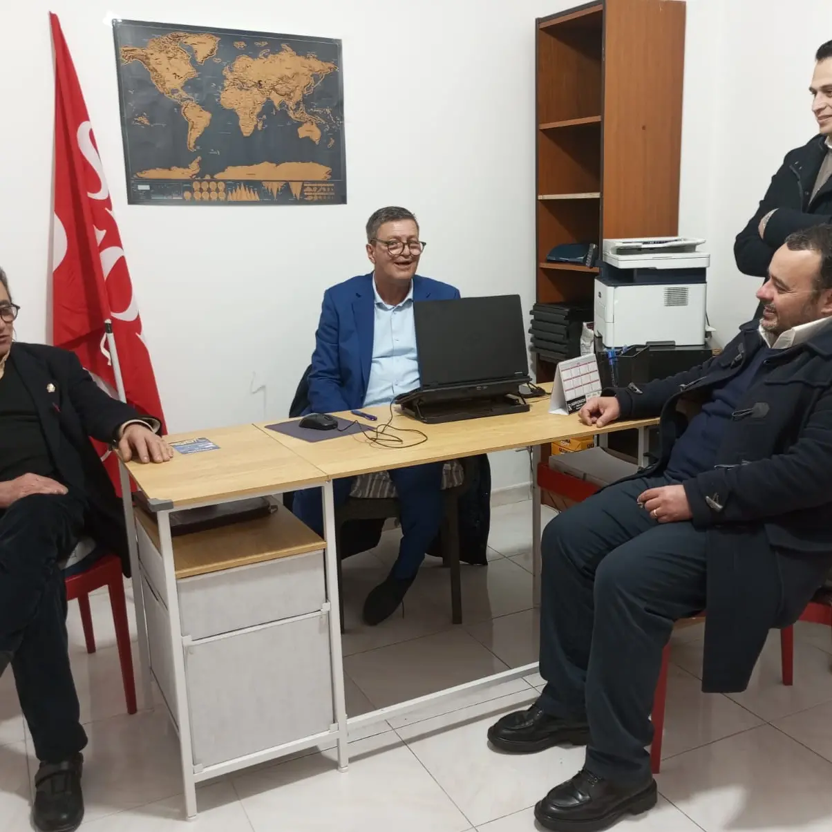 Intitolata a Nazzareno Piperno la nuova sede dello Slai Cobas di Vibo. Il neo\u00A0coordinatore Rosario Pisano:\u00A0«Nessuno sarà mai come lui»\u00A0\n