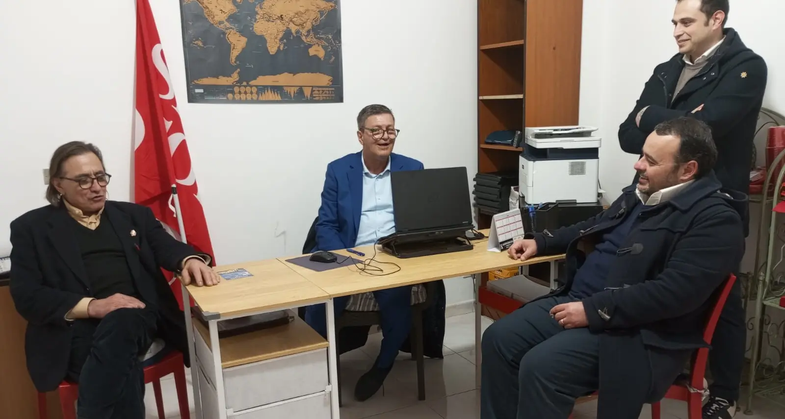 Intitolata a Nazzareno Piperno la nuova sede dello Slai Cobas di Vibo. Il neo\u00A0coordinatore Rosario Pisano:\u00A0«Nessuno sarà mai come lui»\u00A0\n