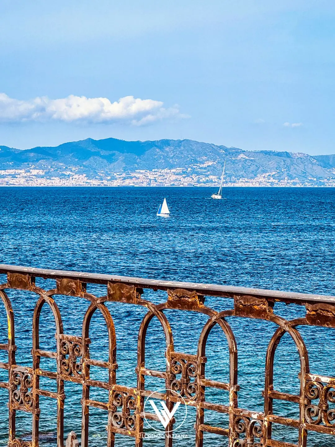 Sospesi tra vento e sale, nello Stretto che racconta l’amore\n