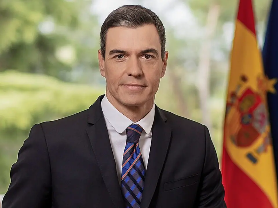 La lezione di Pedro Sanchez all’Europa: «Non saremo complici della violenza per paura di ritorsioni. No alla guerra»