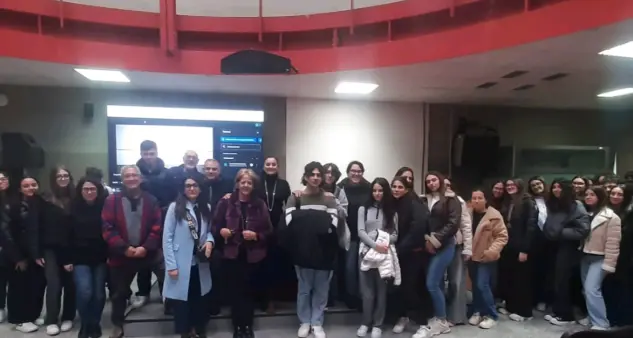 Al Polo Liceale di Locri riparte la “Scuola della Pace”: studenti protagonisti di un percorso di crescita e solidarietà\n