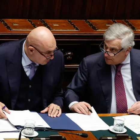 Iran, Crosetto e Tajani in Aula: «Difesa aerea ai Paesi del Golfo e a Cipro. Se Usa chiederanno basi torneremo in Parlamento»\n