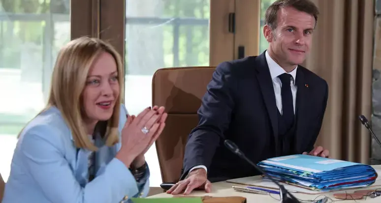 Iran,\u00A0aerei Usa autorizzati a utilizzare basi francesi.\u00A0Macron sente Meloni: «Insieme per l'invio di mezzi militari a Cipro» –\u00A0LIVE