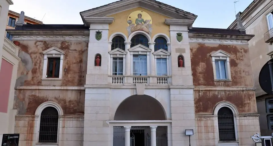Cosenza, restituito alla Biblioteca Civica il volume “Il Teatro dei Pupi” di Ettore Li Gotti\n
