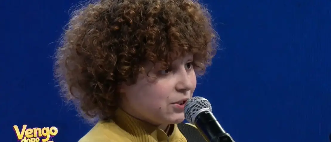 Ha conquistato i palcoscenici nazionali, Michele Bruzzese incanta anche LaC: «Amo Battisti, Mogol mi ha consigliato di imparare la chitarra»\n