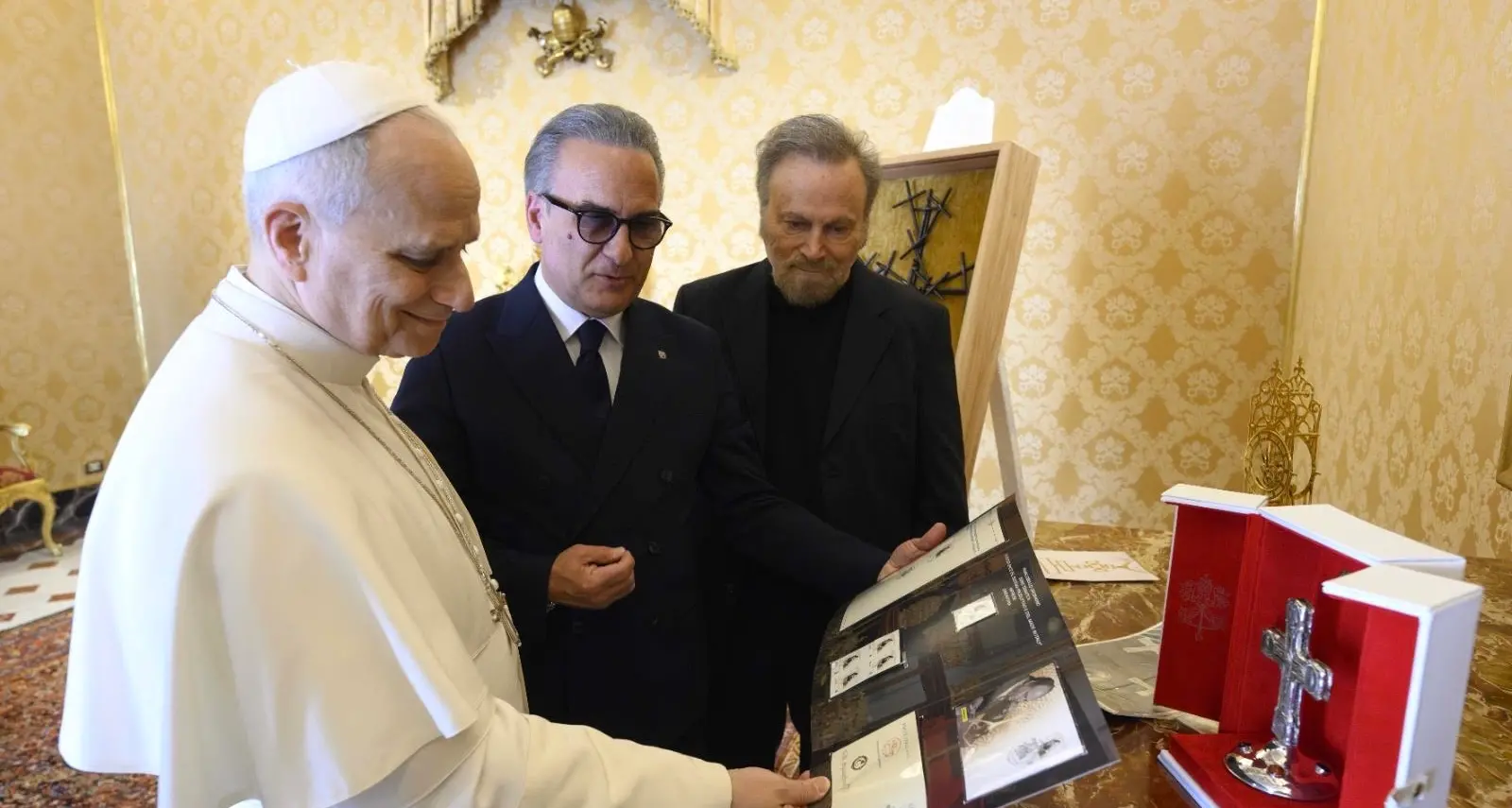Papa Leone riceve l’orafo calabrese Spadafora: «Quella della vostra famiglia è una storia importante»\n