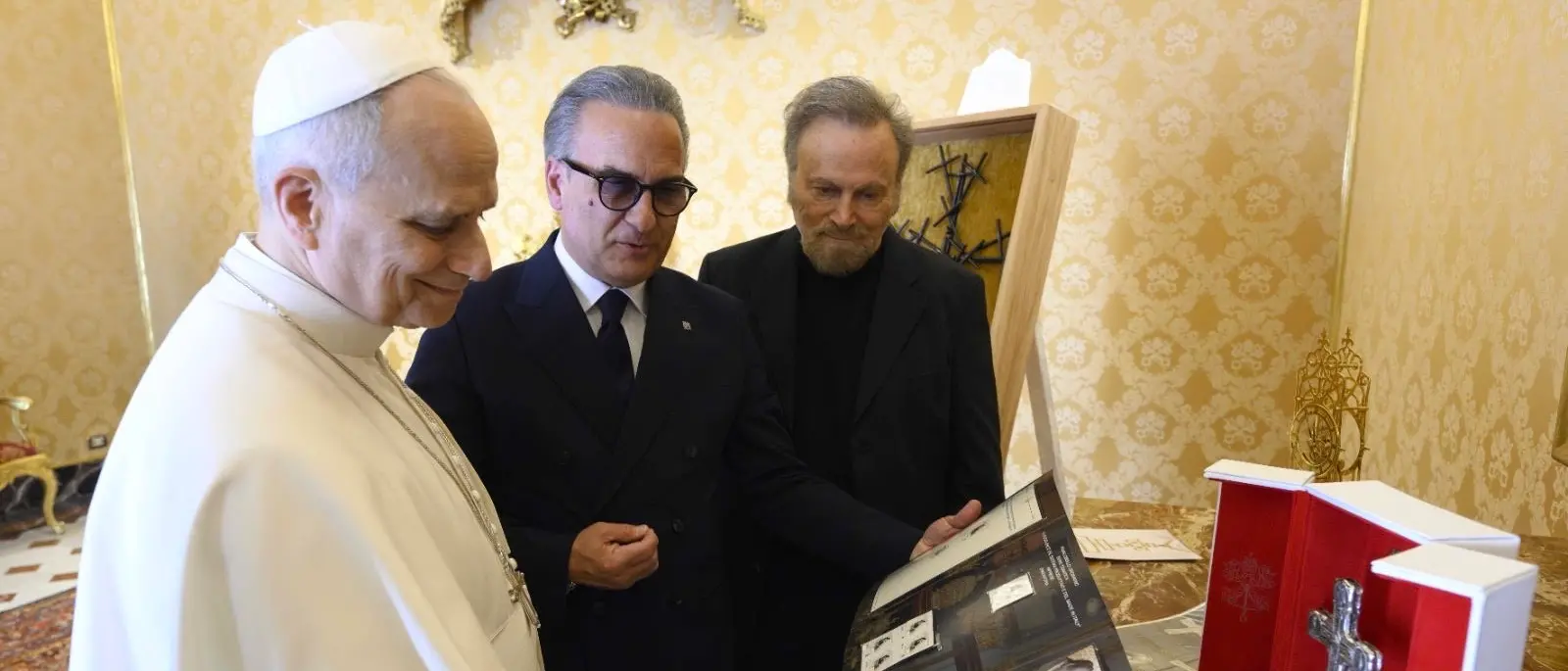 Papa Leone riceve l’orafo calabrese Spadafora: «Quella della vostra famiglia è una storia importante»\n