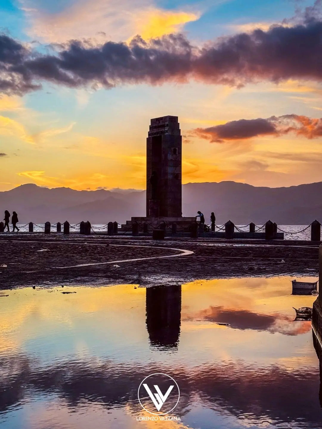 Athena e il tramonto che accarezza Reggio\n