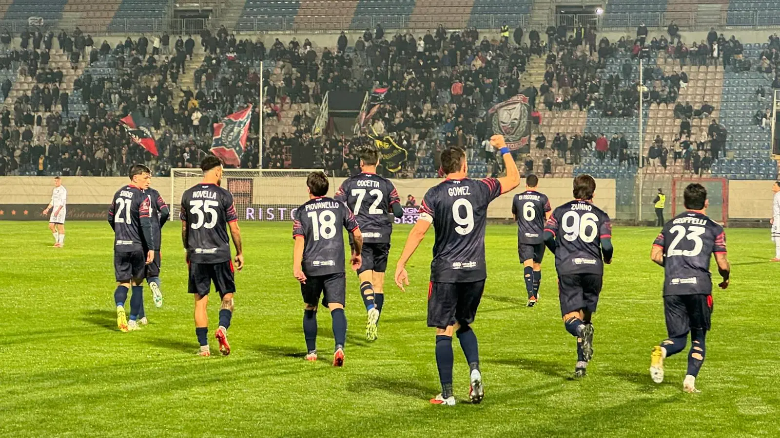 Crotone-Cavese 2-0: una doppietta di Gomez fa volare gli squali\u00A0\n