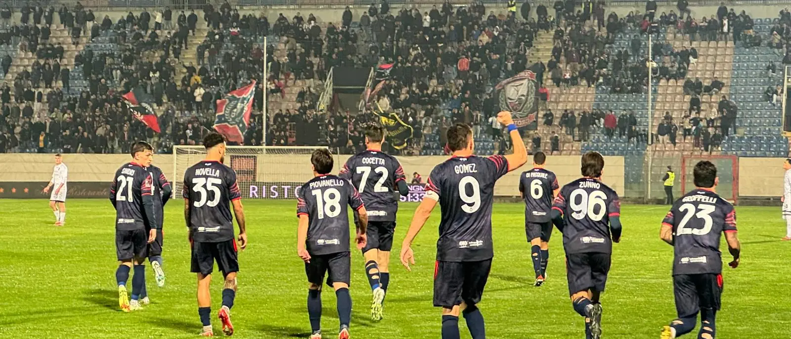 Crotone-Cavese 2-0: una doppietta di Gomez fa volare gli squali\u00A0\n