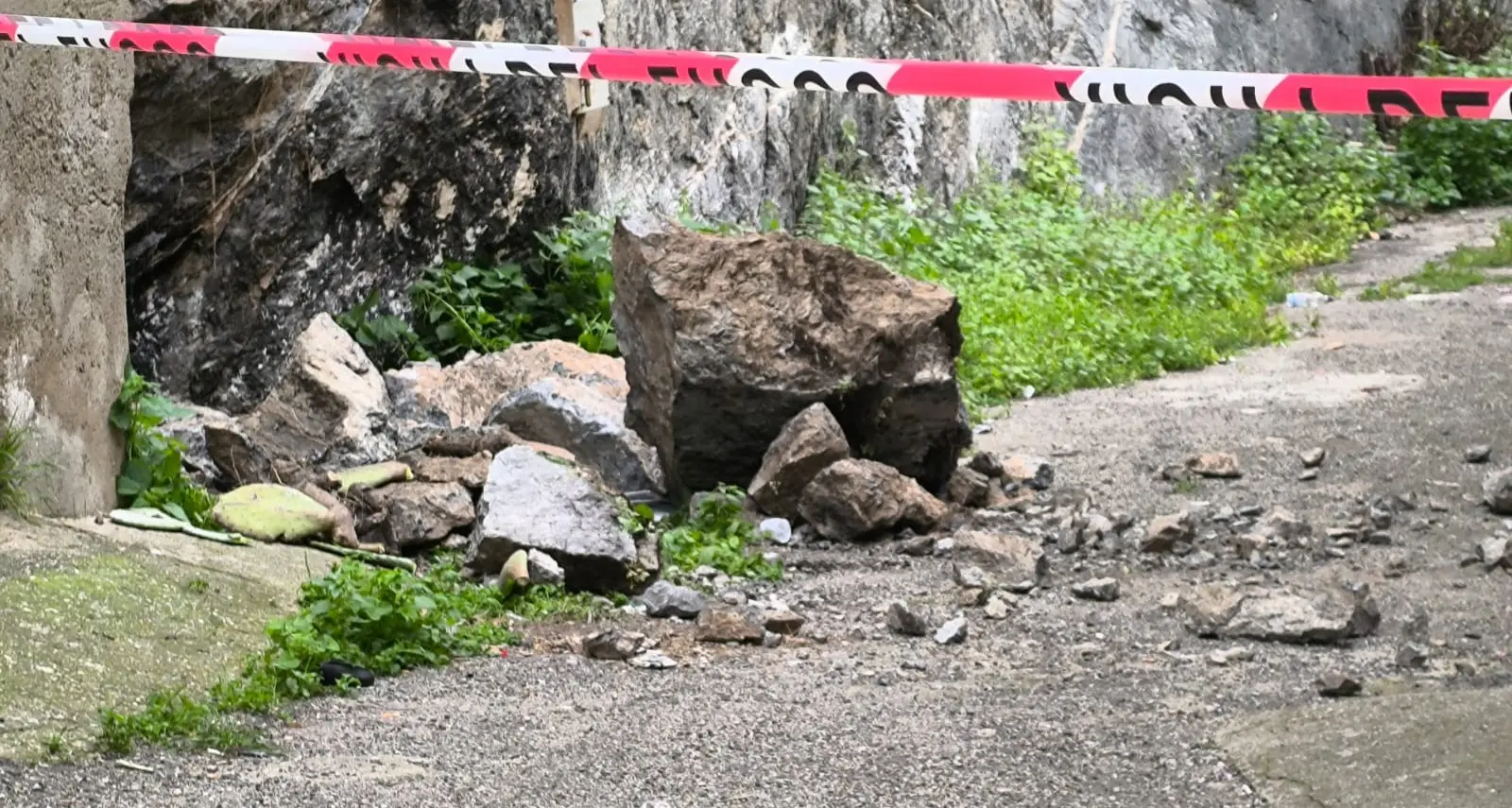 Frana a Cassano, interdetta la zona sud ovest della Pietra del Castello. Evacuate alcune famiglie\n