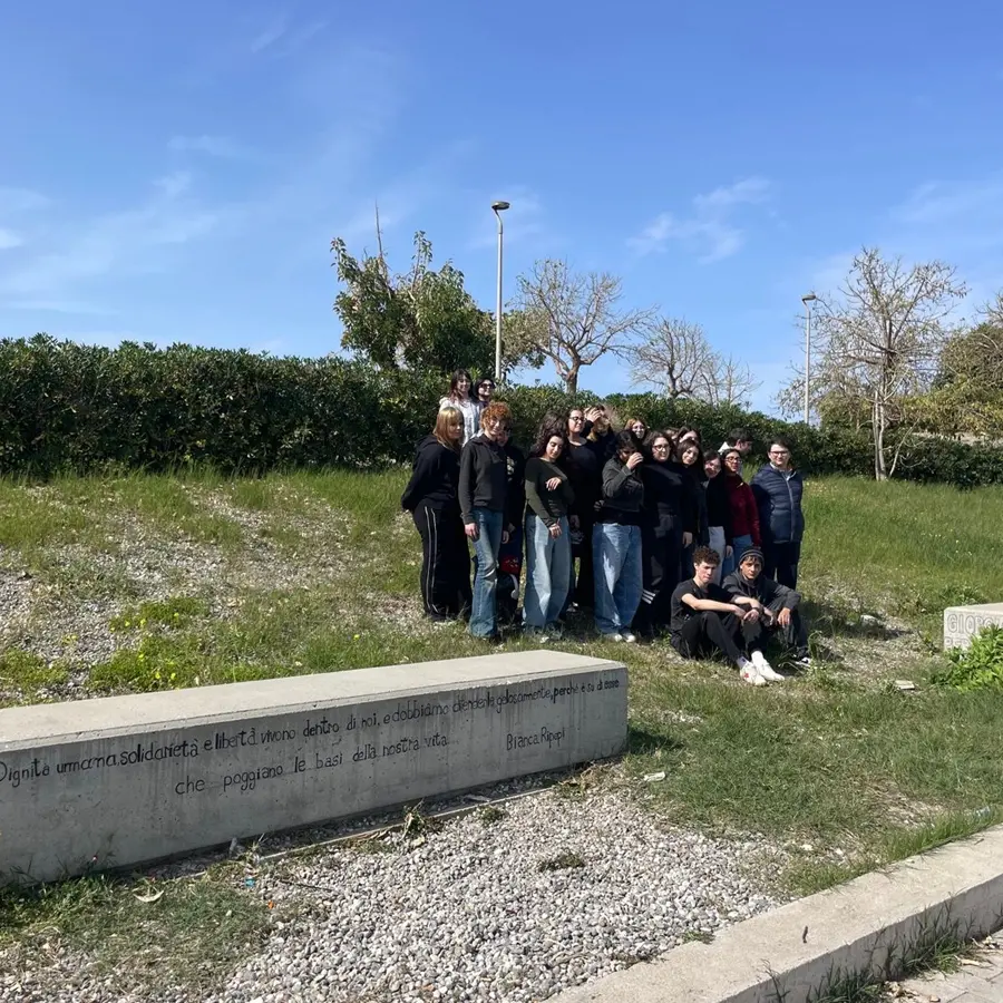 Reggio, il Giardino dei Giusti sulla collinetta del parco Lineare Sud: oggi l’inaugurazione\n
