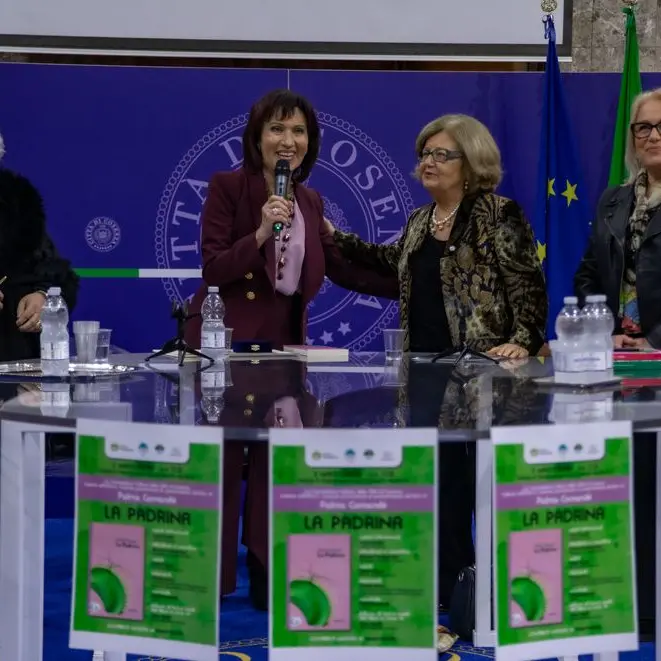 Cosenza, Palma Comandè presenta “La padrina”: «Ho raccontato i paesi più difficili»\n