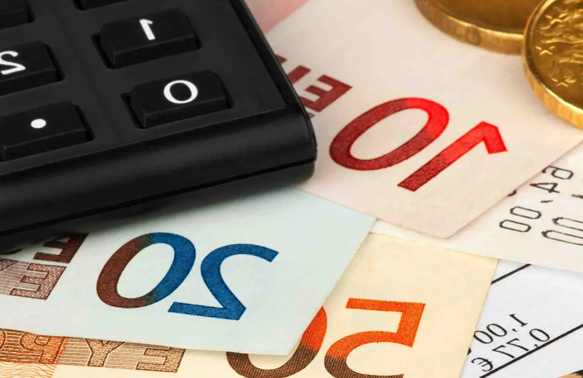 Bollette, in Calabria nel 2025 spesi in media 1657 euro. Reggio la più cara per la luce, Catanzaro per il gas\n