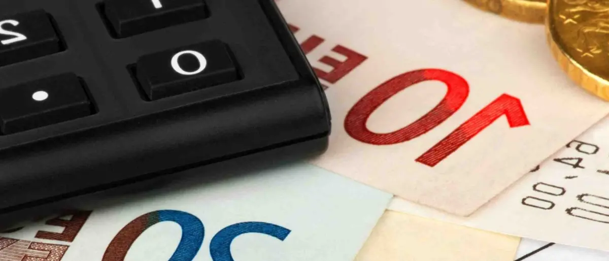 Bollette, in Calabria nel 2025 spesi in media 1657 euro. Reggio la più cara per la luce, Catanzaro per il gas\n