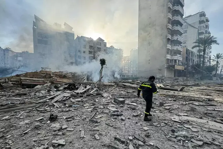 Iran attacca basi Usa in Kuwait, Trump: «Nessun accordo, mi aspetto resa incondizionata e nuovi leader». Colpita postazione Unifil - LIVE\n