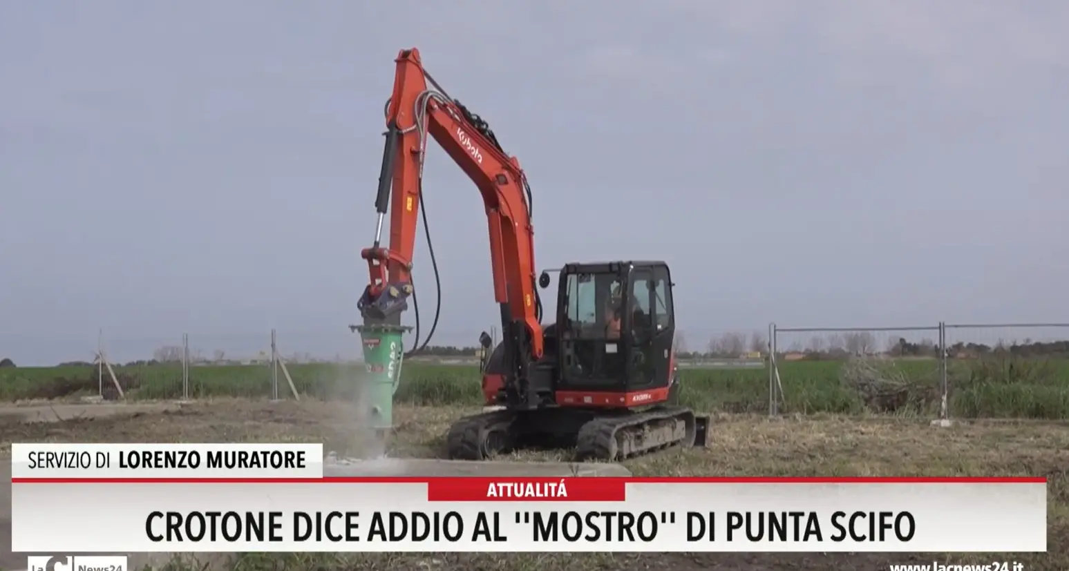 Crotone dice addio al mostro di Punta Scifo