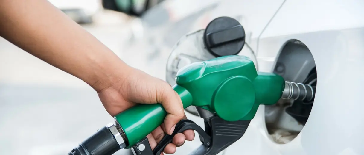 Benzina oltre 1,8 euro in Calabria (e diesel quasi a 2): rincari per la guerra in Iran e Unc chiede controlli della Finanza\n