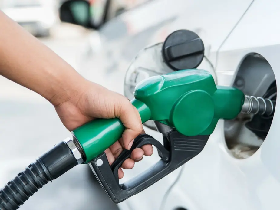 Benzina oltre 1,8 euro in Calabria (e diesel quasi a 2): rincari per la guerra in Iran e Unc chiede controlli della Finanza