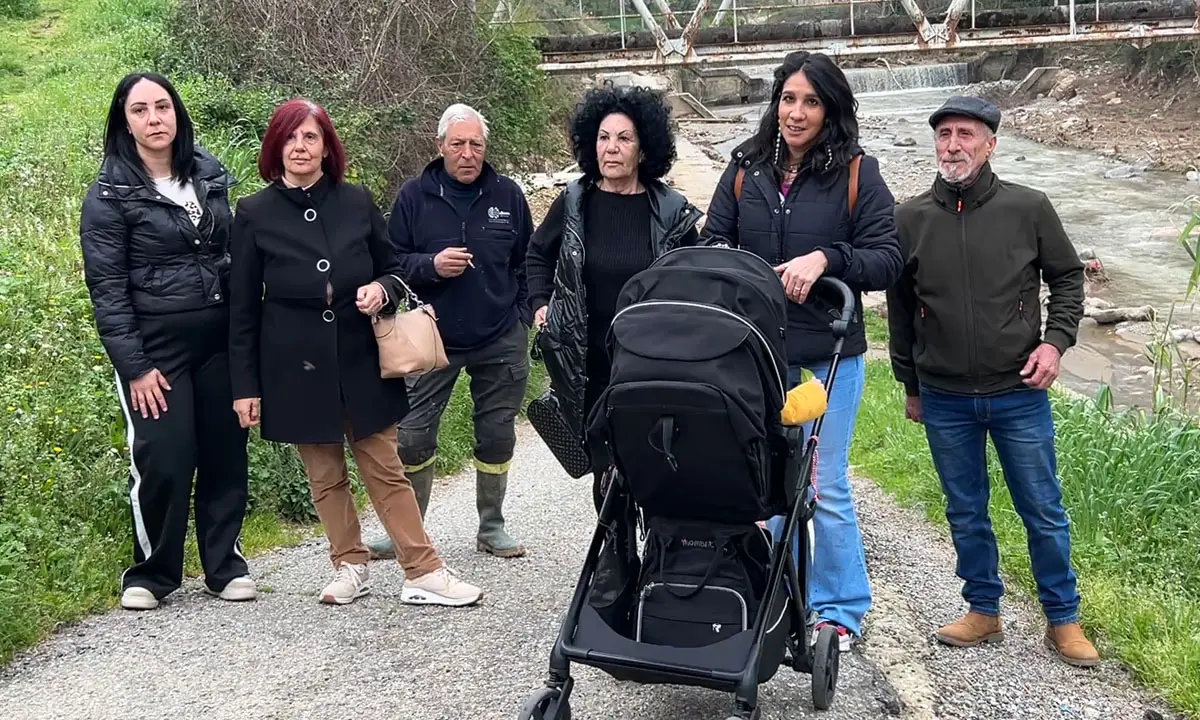 Cosenza, la disperazione delle famiglie evacuate: «Dateci un segnale, vogliamo tornare a casa» | FOTO – VIDEO