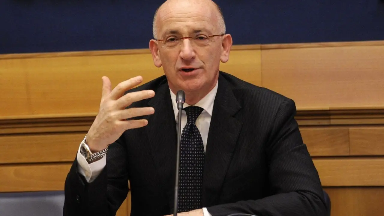 <p>Francesco Paolo Sisto</p>\\n