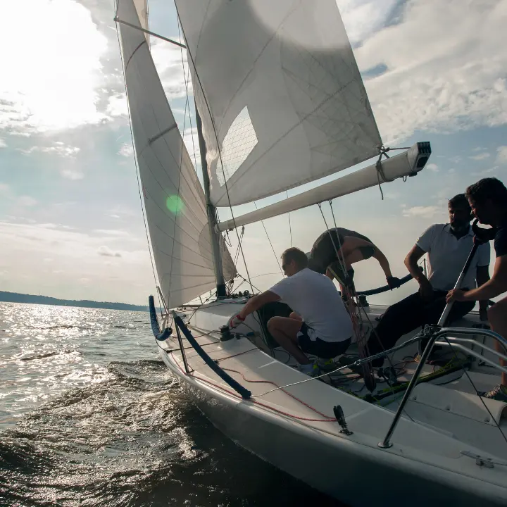 Vela d’altura, a Vibo Marina parte il campionato invernale 2026: undici barche al via nel primo weekend di regate davanti al porto\n