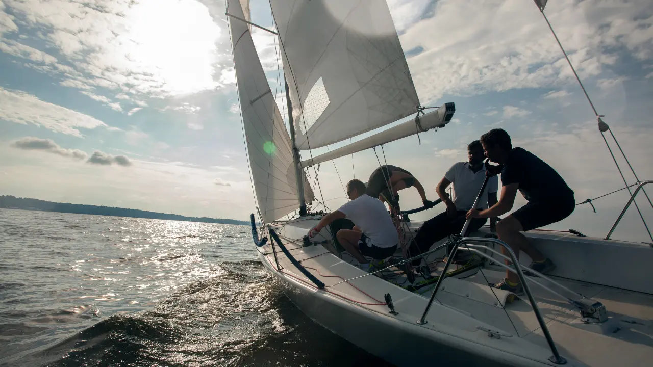 Vela d’altura, a Vibo Marina parte il campionato invernale 2026: undici barche al via nel primo weekend di regate davanti al porto\n