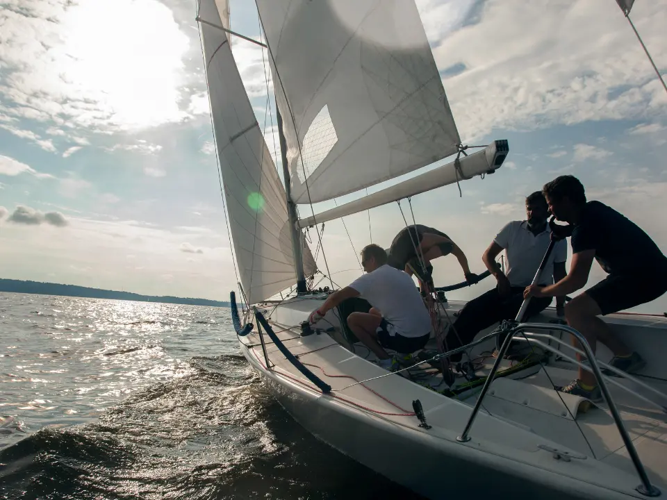 Vela d’altura, a Vibo Marina parte il campionato invernale 2026: undici barche al via nel primo weekend di regate davanti al porto