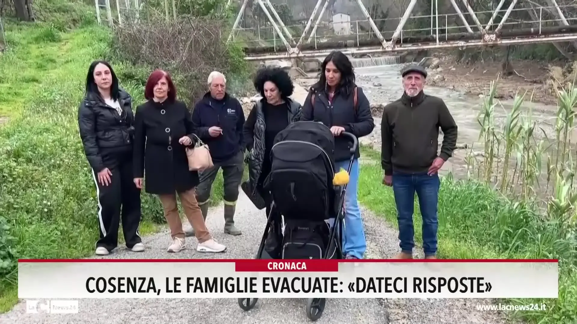 Cosenza le famiglie evacuate dateci risposte