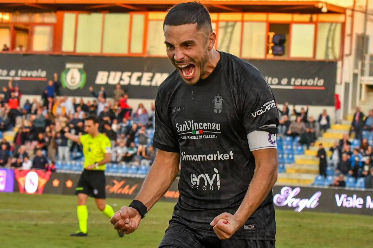 Crotone, capitan Gomez sempre più decisivo e capocannoniere: «Numeri? Merito della squadra»\n