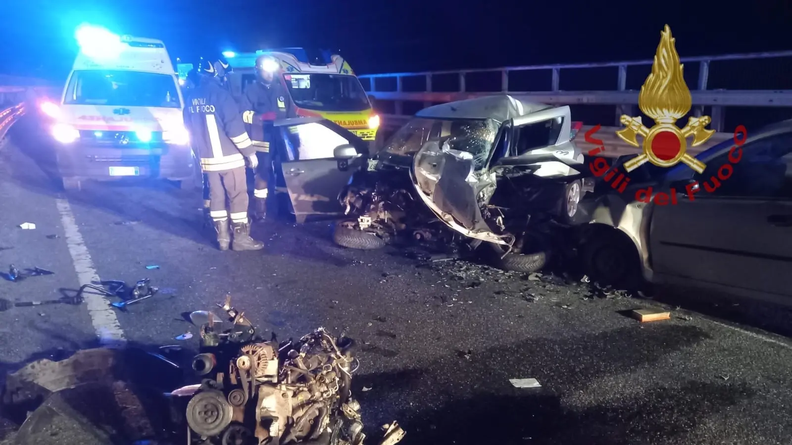 <p>Incidente sulla Statale 107 nel Cosentino: <span style=\"color:hsl(0, 75%, 60%);\">un morto </span>e un ferito nello scontro tra due auto</p>