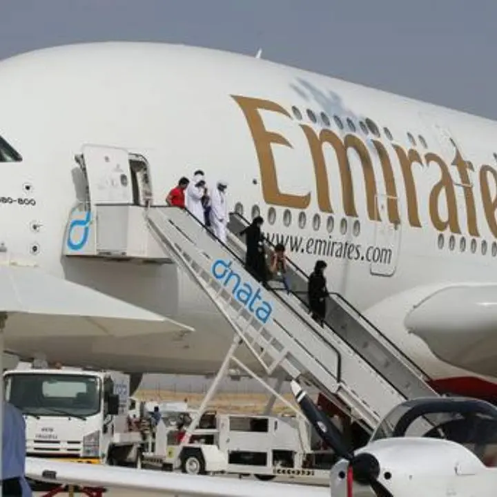 Emirates sospende e poi riattiva i voli da e per Dubai. Riapre l’aeroporto chiuso dopo l’allarme aereo\n