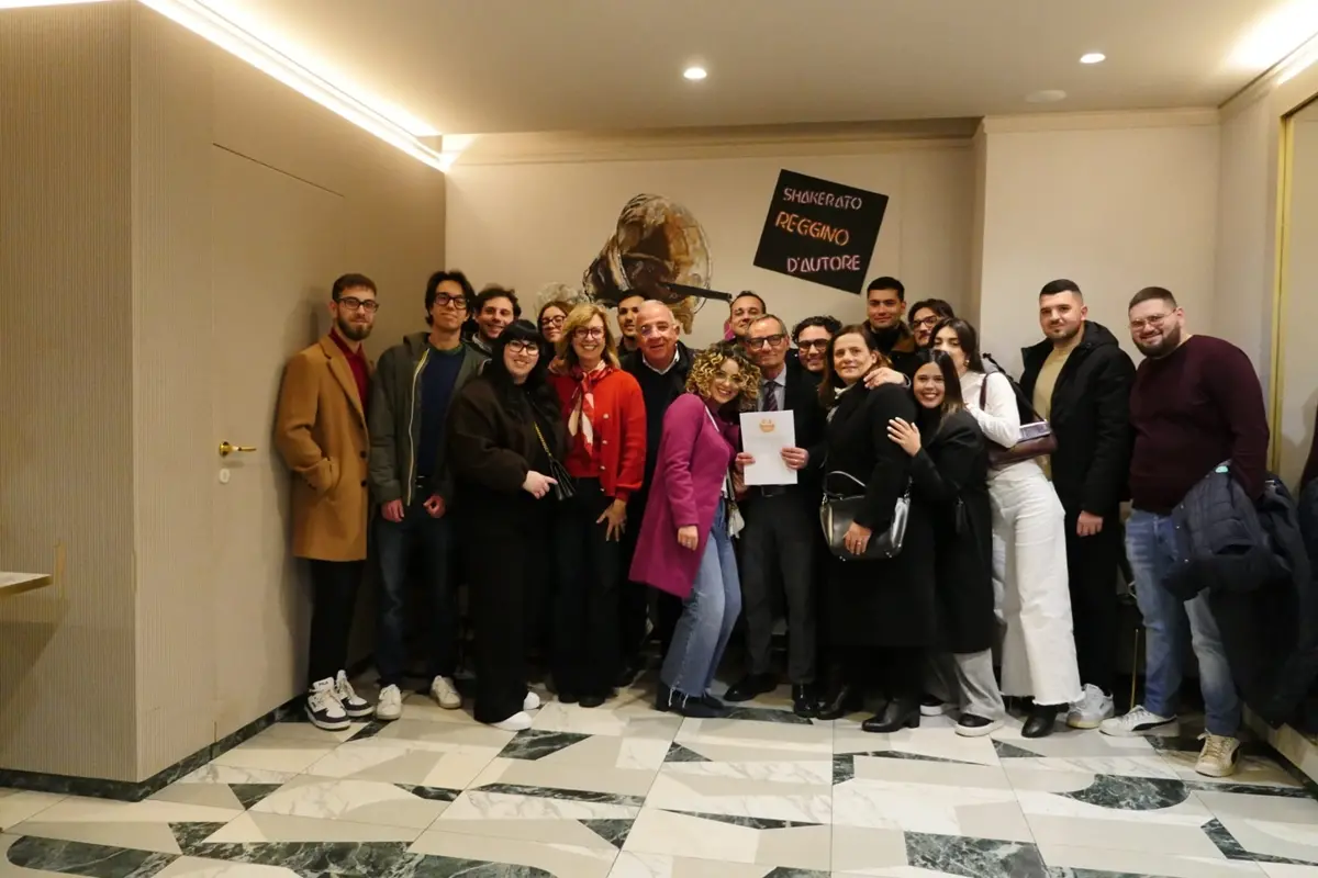 Battaglia incontra i giovani reggini: «Vi sprono a fare politica perché riguarda ogni aspetto della nostra vita»\n