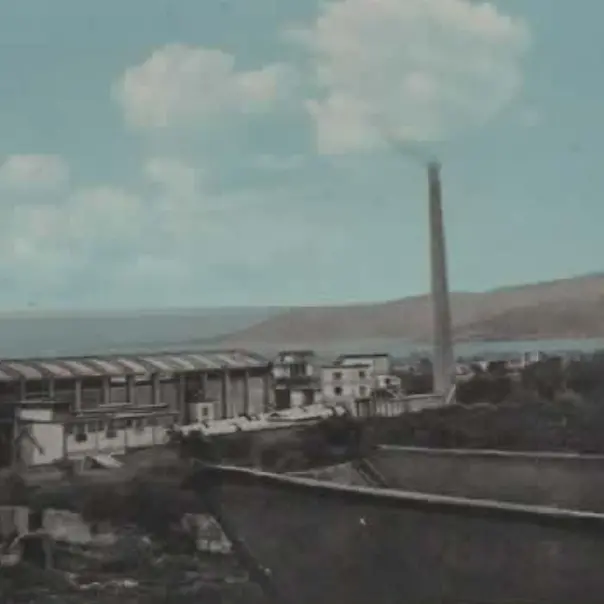 Quando suonava la sirena, la storia del cementificio di Vibo Marina in una mostra fotografica\n