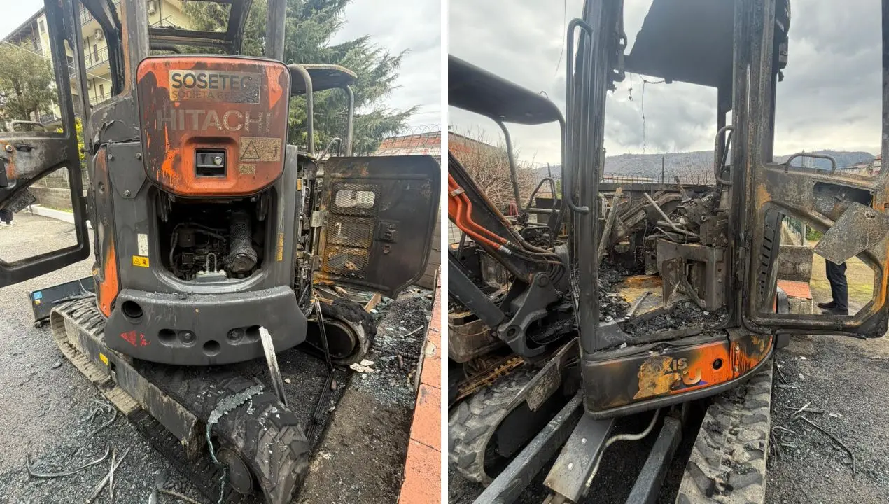Sinopoli, incendiati due mezzi meccanici di un’impresa. Fillea Cgil: «Gravissima intimidazione»\n